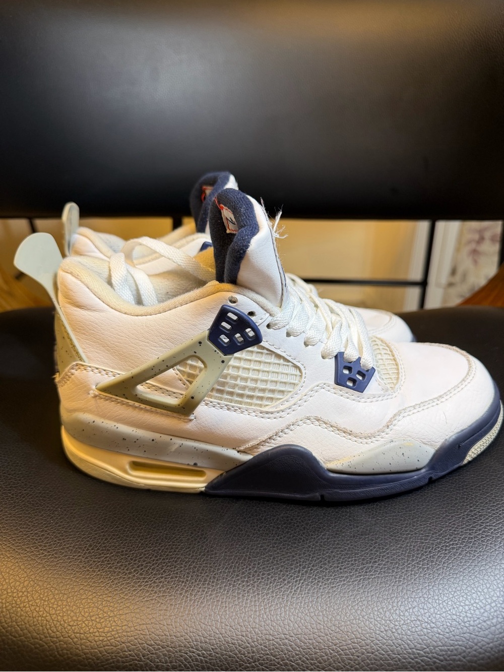 Air Jordan 4 Midnight Navy Size 6.5